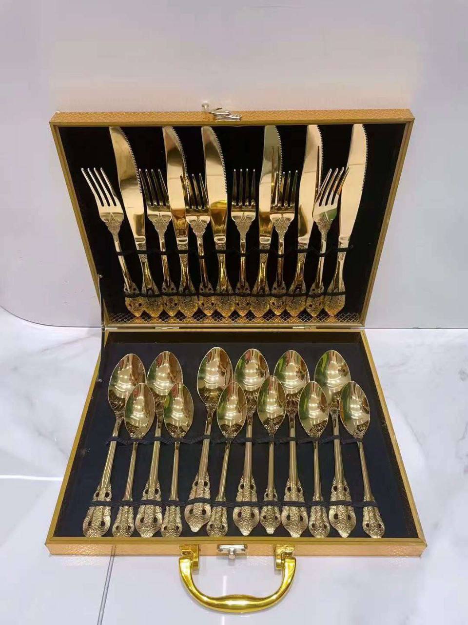 Elegant 24-Piece Cutlery Set: The Perfect Blend of Style and Function