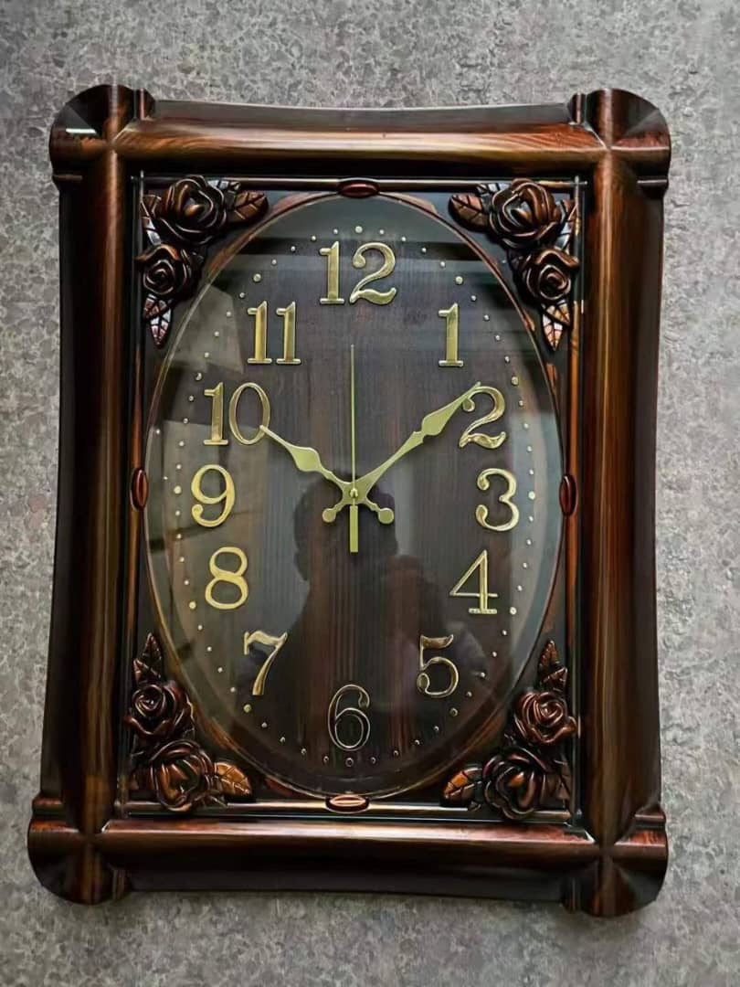 Timeless Elegance: Vintage Wall Clock